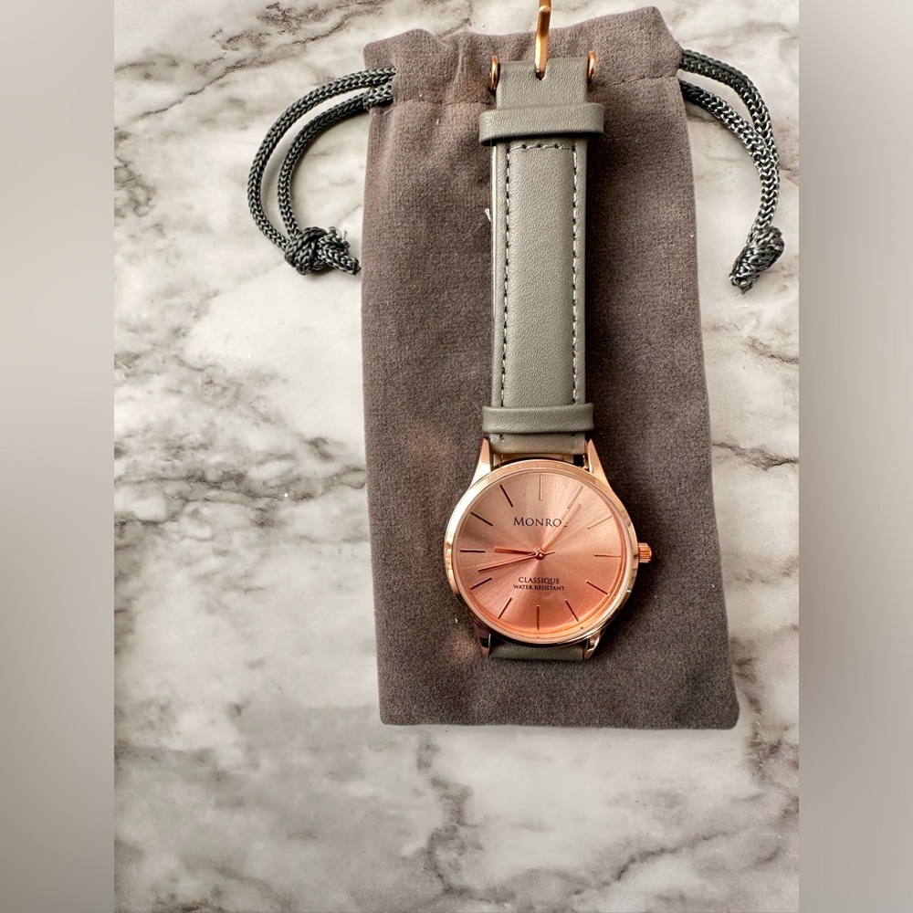 ✨Monroè Yorkville Solèrose Charcoal Leather watch brand new never before used.✨ - Picture 4 of 5